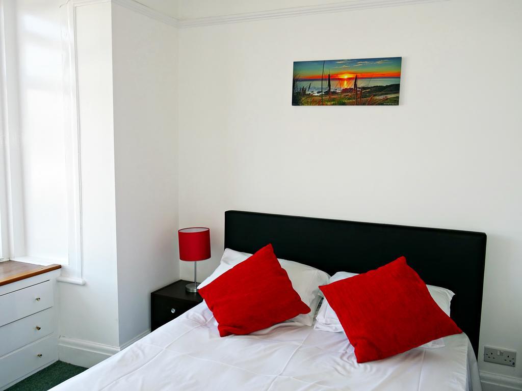 Ocean Breeze Hotel New Quay Exterior foto